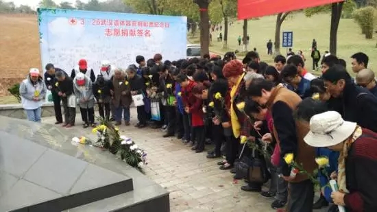再见,2016!你好,2017!武汉普瑞眼科医院，明天有您更美好!