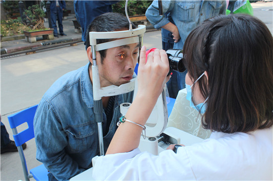 市总工会心系企业职工眼健康 携手武汉普瑞公益眼健康检查