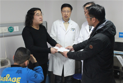 遍访名医求治眼疾 山东小患者在武汉普瑞眼科“睁眼”