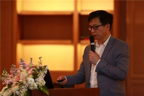 微雕女神关念出席2018年普瑞眼科ICL屈光手术高峰论坛