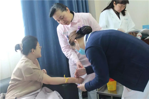 “一带一路•爱传光明” 印尼夫妻武汉普瑞眼科就医纪实