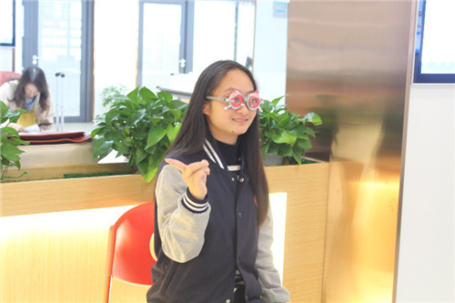 关注青少年视力发展，普瑞眼科守护第 一聋校孩子眼健康