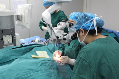 6月6日爱眼日白内障手术直播，让视力恢复出厂设置!