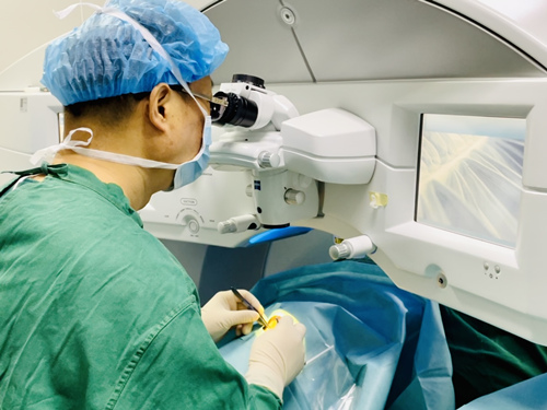 谁说医护人员不做近视手术?骨科医生的摘镜变型记