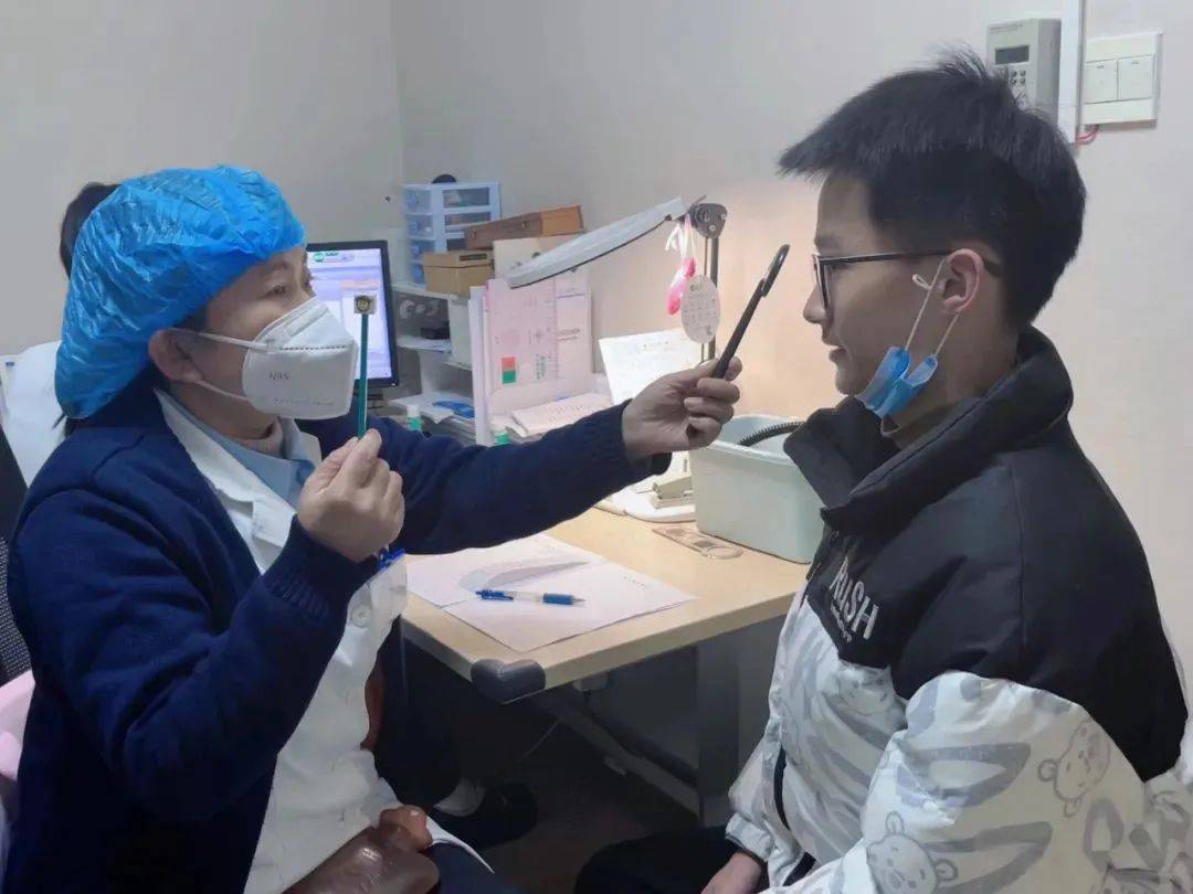 斜视是怎么回事？可以吗，怎么？