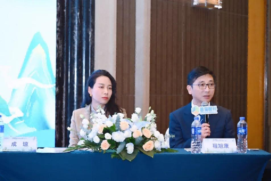 第八届普瑞眼科琴台论坛暨ICL实操教学交流会在汉举办