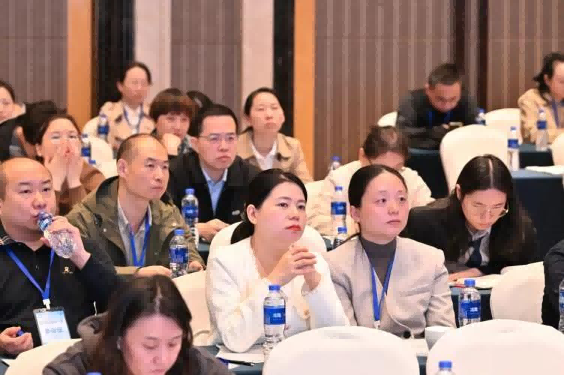 第八届普瑞眼科琴台论坛暨ICL实操教学交流会在汉举办