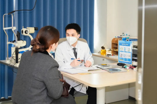 武汉普瑞眼科医院邀多名患者分享可视化近视手术摘镜体验