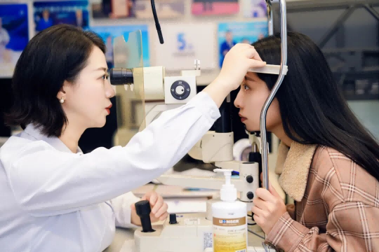 武汉普瑞眼科医院邀多名患者分享可视化近视手术摘镜体验