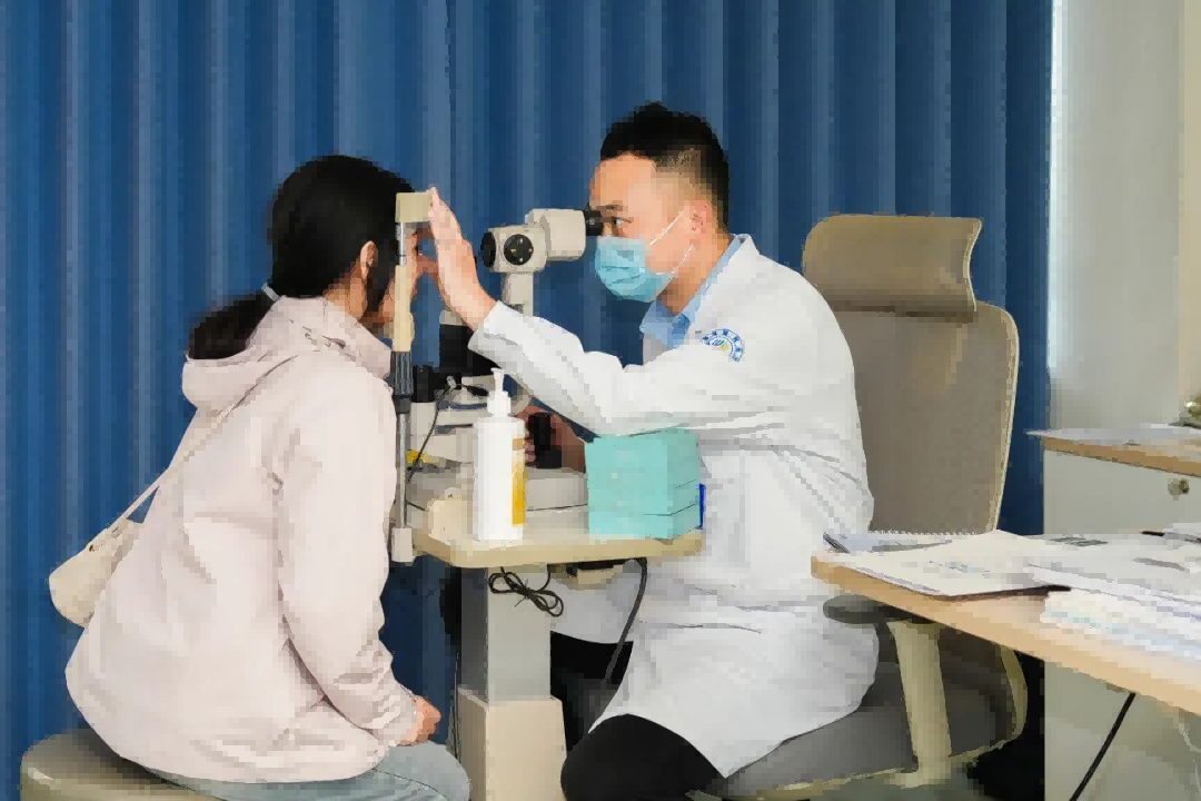 武汉普瑞眼科医院邀多名患者分享可视化近视手术摘镜体验