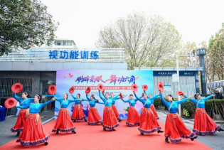 武汉普瑞眼科医院主办“明眸亮眼 舞动六角”广场舞大赛