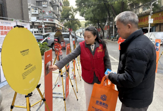 医心为民 聚光前行 武汉普瑞眼科启动群众参访评议员活动