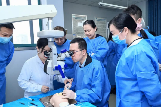 EVO+ ICL(V5)晶体正式应用临床 武汉普瑞眼科开启高清新时代