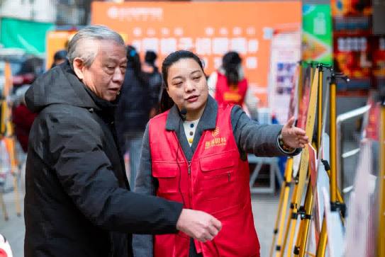 砥砺奋进守光明 初心如磐启新程｜武汉普瑞眼科医院2025回顾