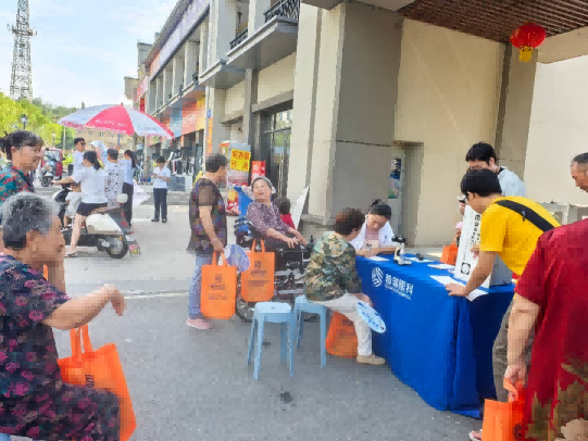 砥砺奋进守光明 初心如磐启新程｜武汉普瑞眼科医院2025回顾