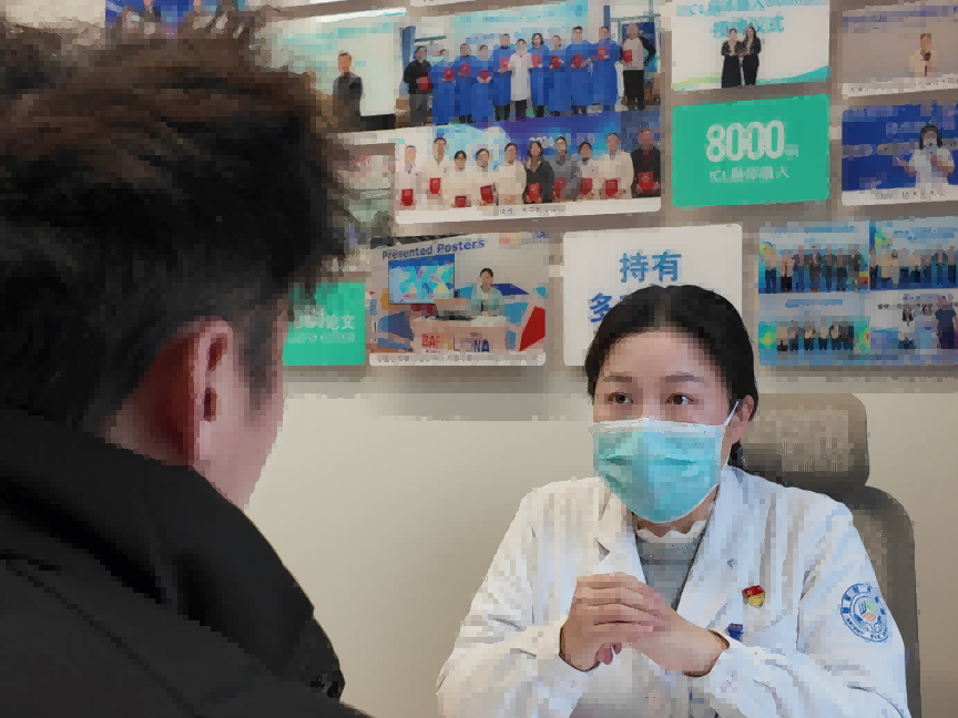 60万粉赛车博主在武汉普瑞眼科体验全飞秒SMILE pro10秒极速摘