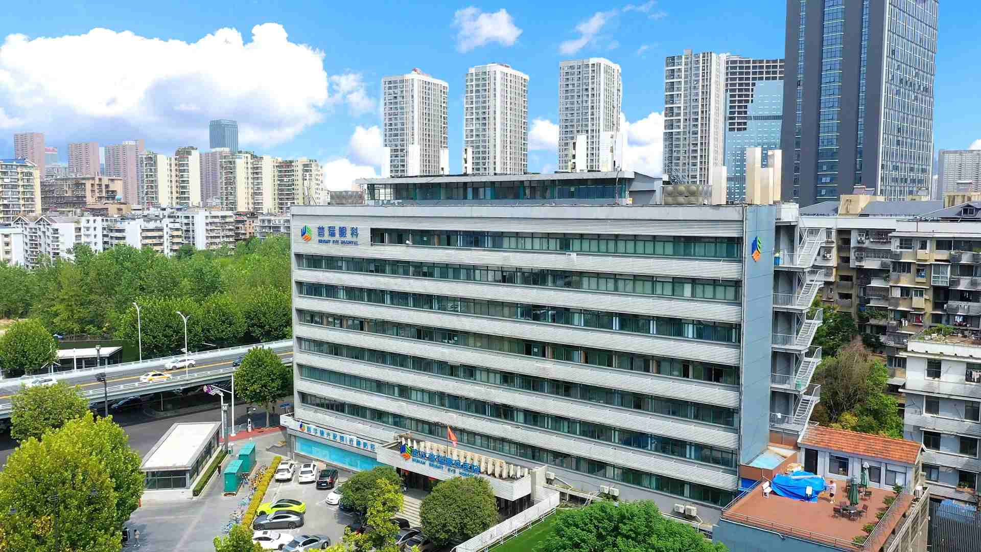 近视手术领航论坛：屈光近视手术的核心理念有哪些升级？