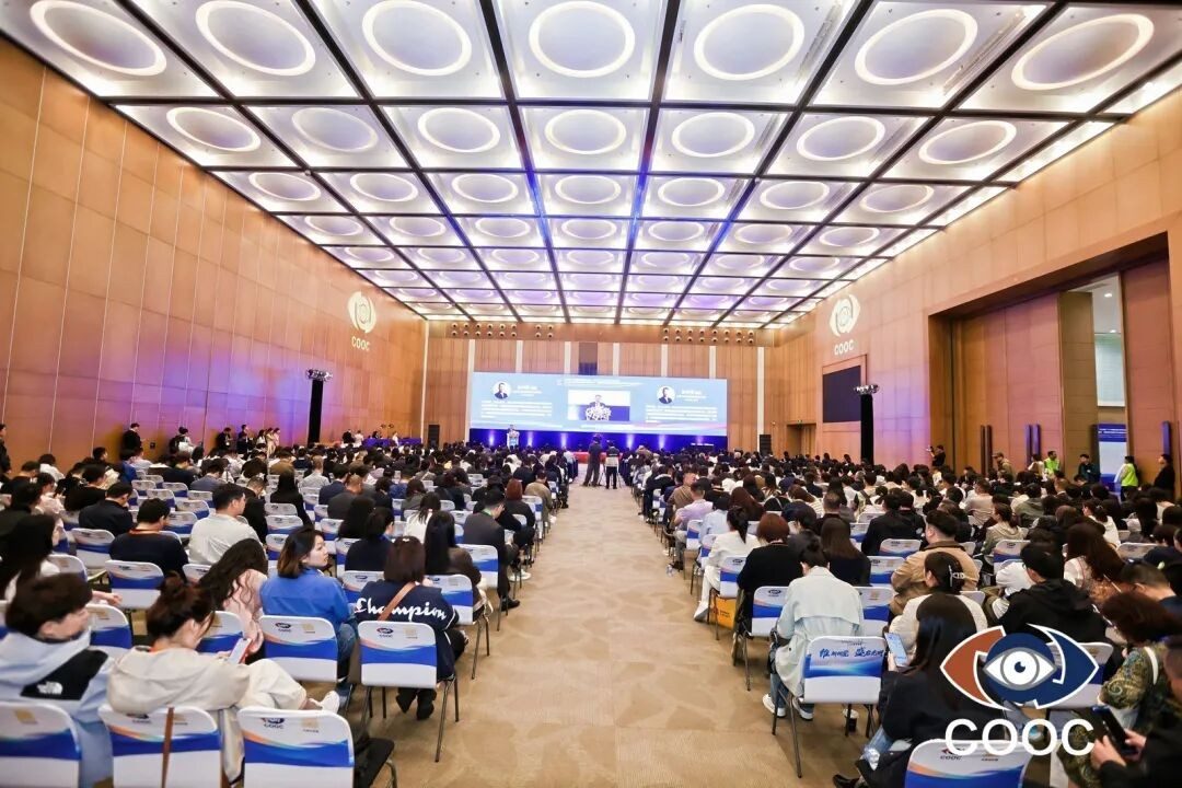 2026COOC丨武汉普瑞眼科关念担任新全飞SMILE pro全国带教专家