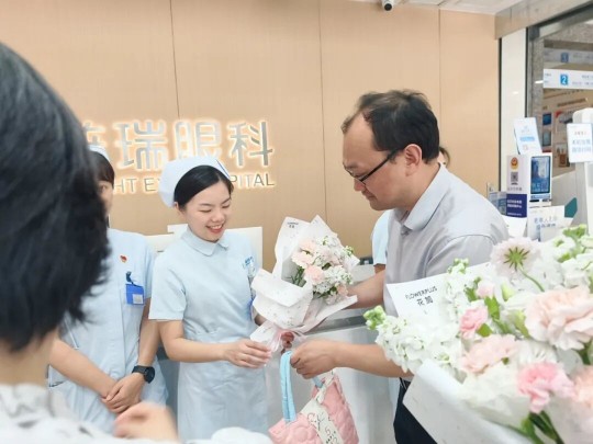 512护士节 硚口区领导莅临武汉普瑞眼科慰问一线护理工作者