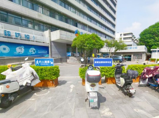 武汉普瑞眼科医院“骑手门诊”暖心上线，守护城市奔跑者
